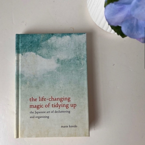 Book: The Life-Changing Magic of Tidying Up by Marie Kondo - Picture 5 of 14